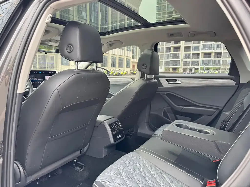 Volkswagen Sagitar 2023 из CN, фото 2
