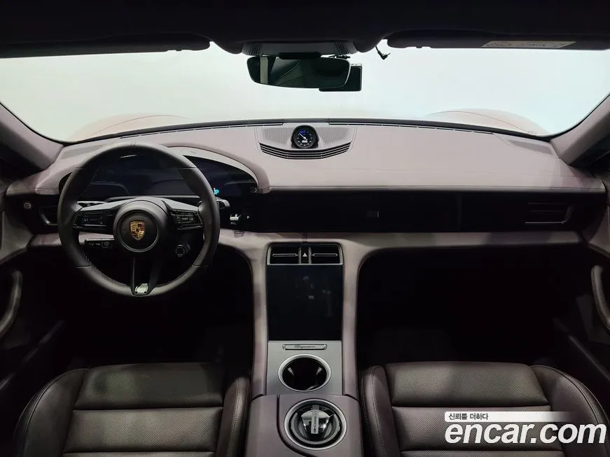 Porsche Taycan 2024 из KR, фото 10