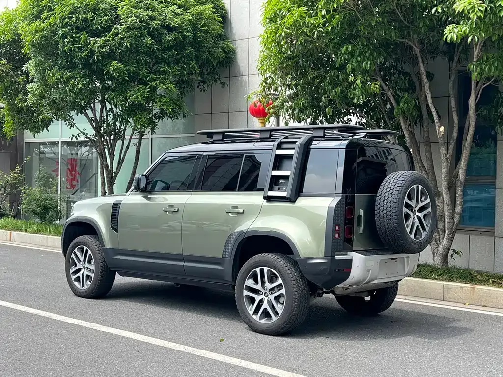 Land Rover Defender — фото 10