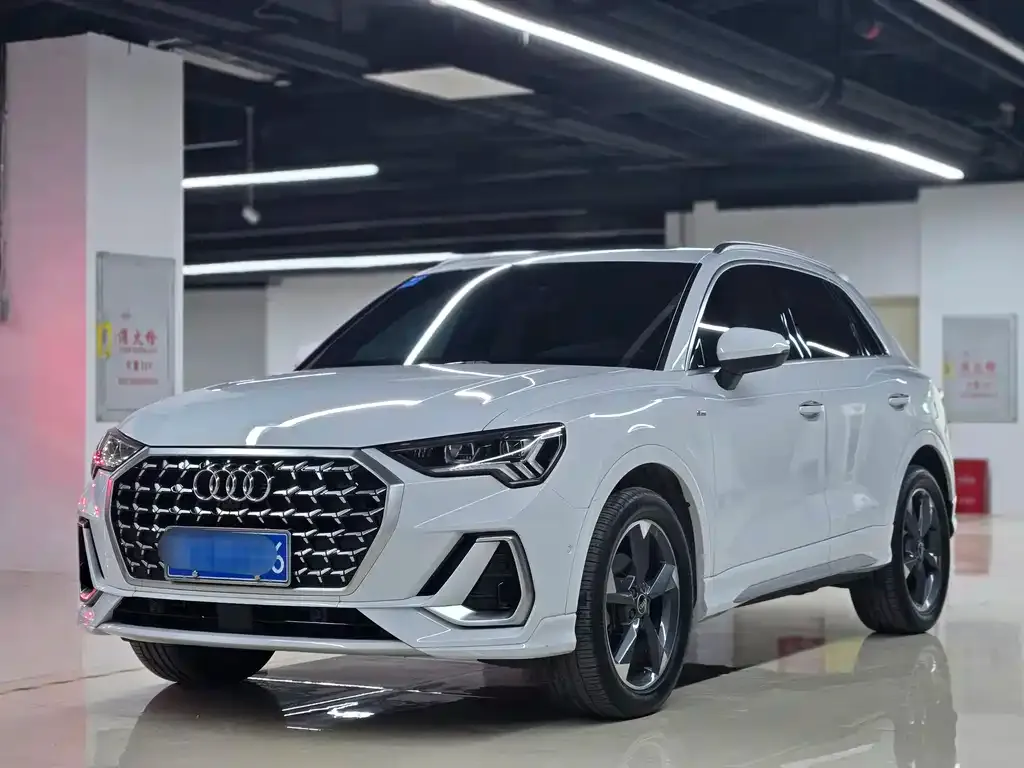 Audi Q3 2023 из CN, фото 1