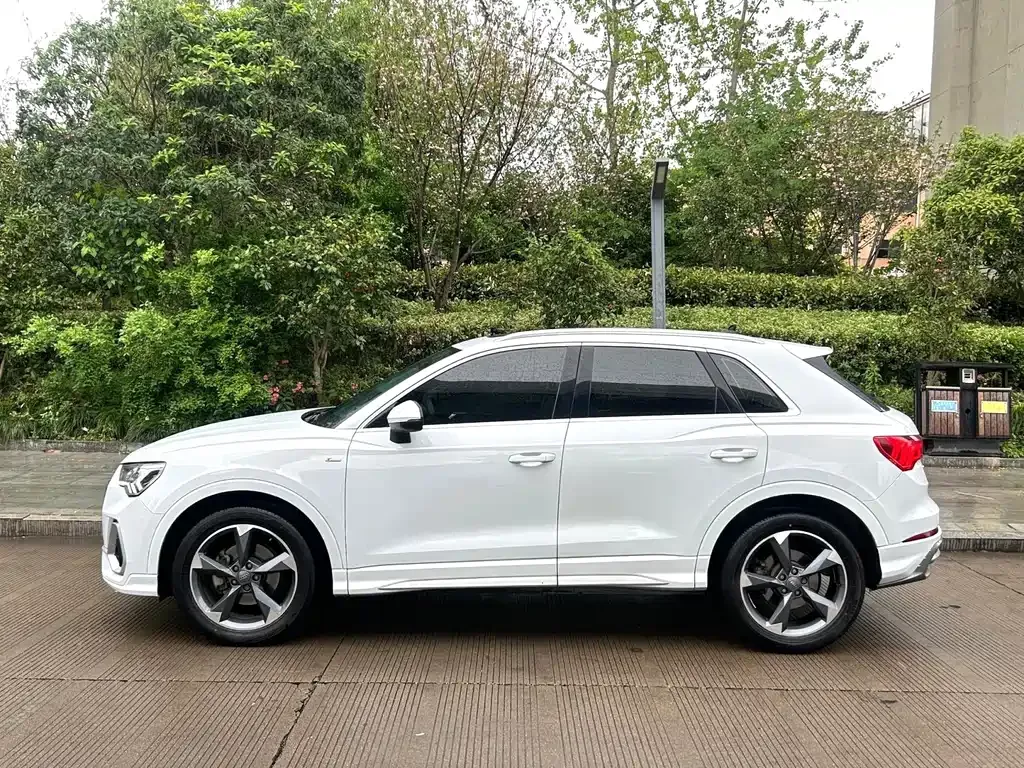 Audi Q3 2021 из CN, фото 8