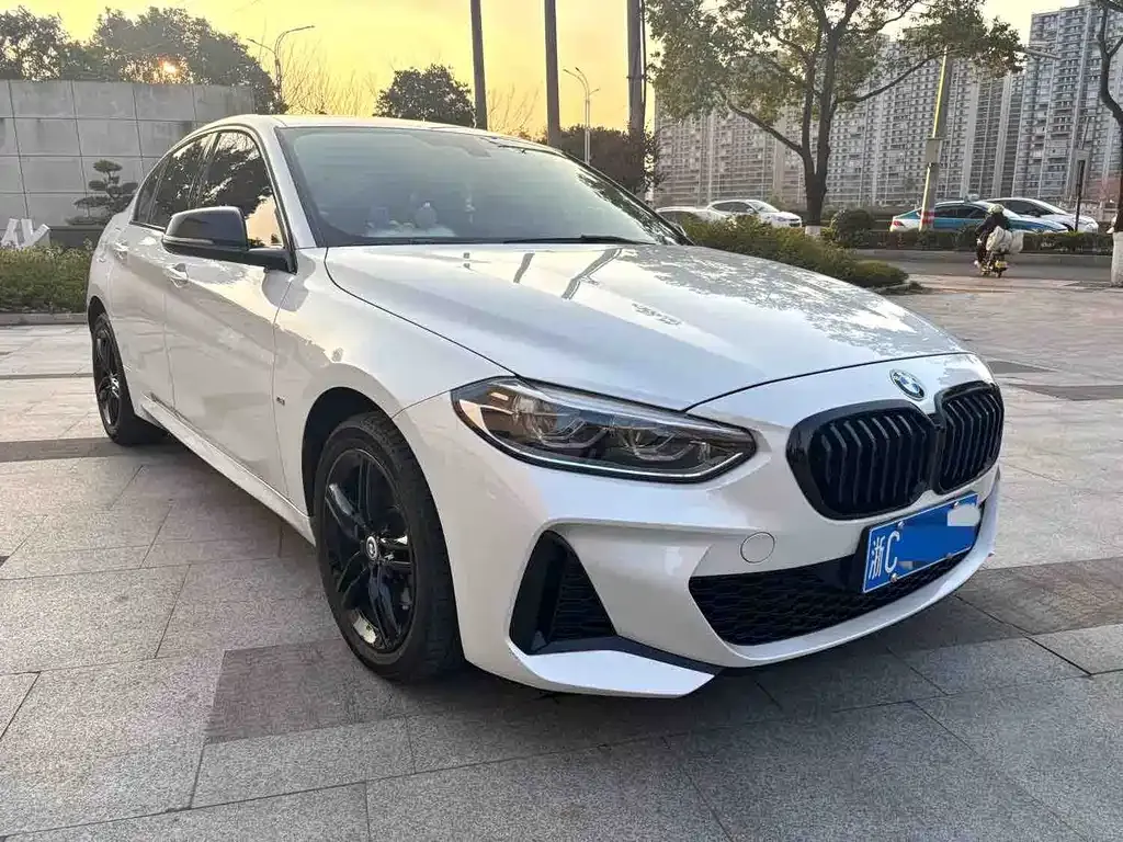 BMW 1 Series 2023 из CN, фото 9