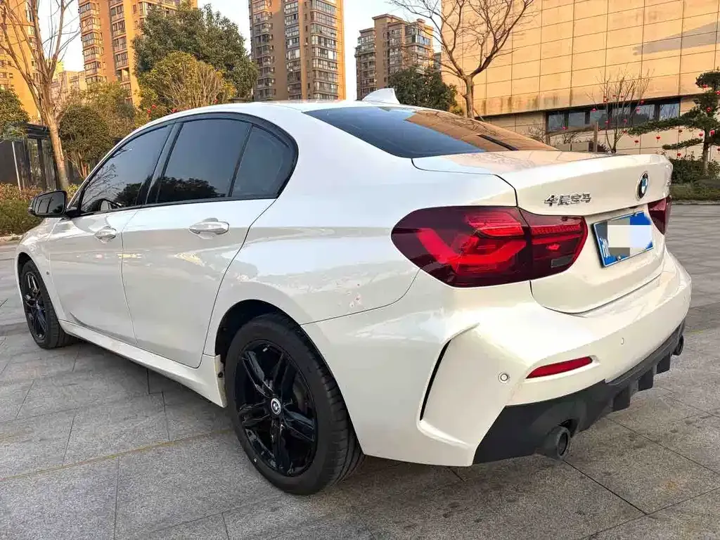 BMW 1 Series 2023 из CN, фото 8
