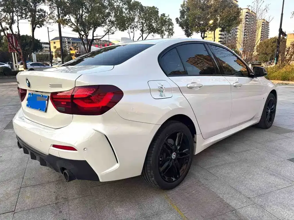 BMW 1 Series 2023 из CN, фото 10