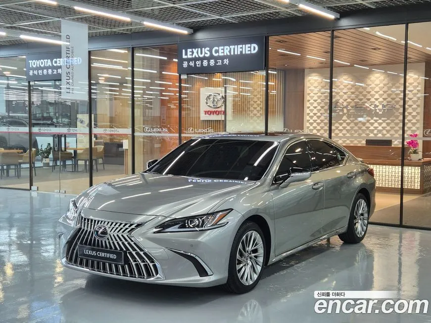 Lexus ES — фото 1