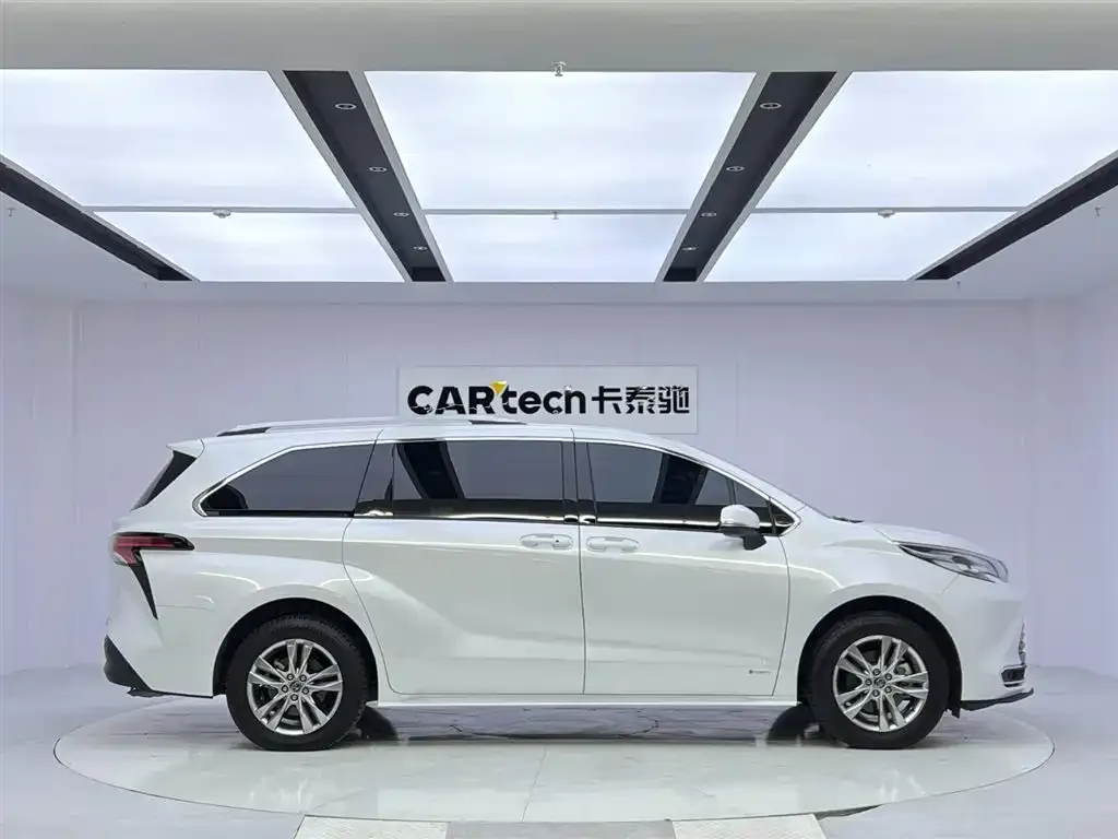 Toyota Sienna 2024 из CN, фото 9
