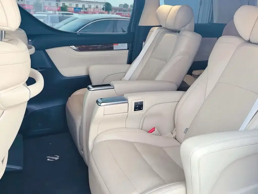 Toyota Alphard 2021 из CN, фото 2