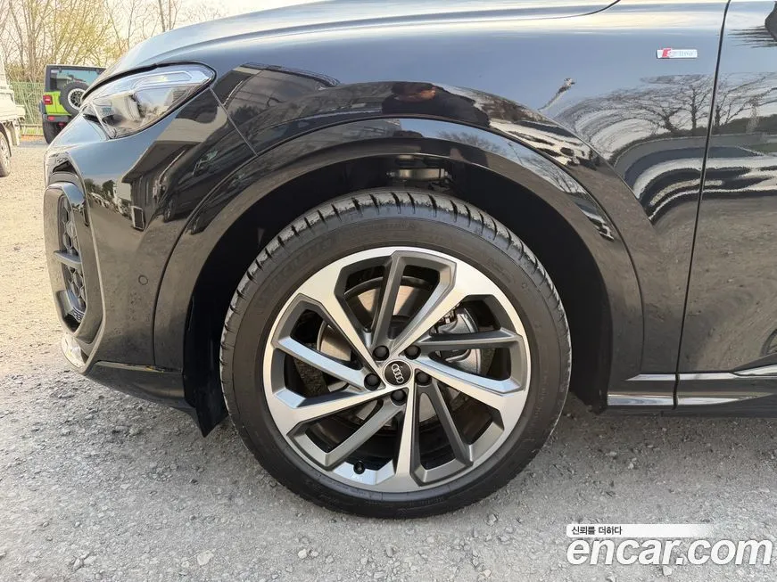 Audi Q5 2025 из KR, фото 10
