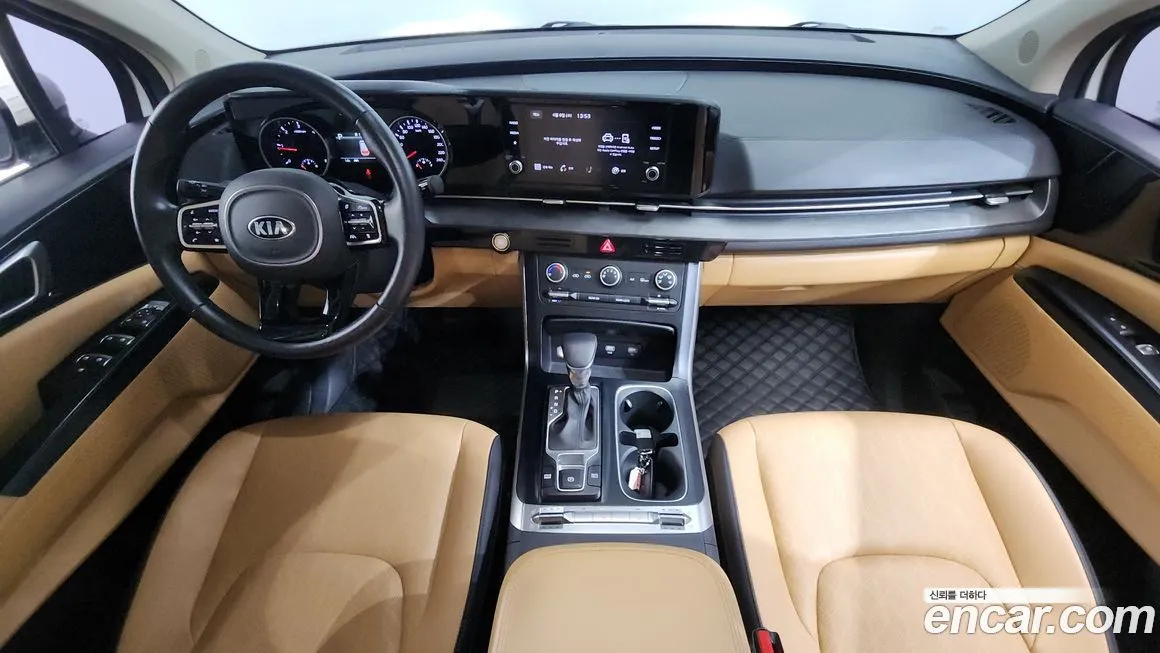 Kia Carnival — фото 10