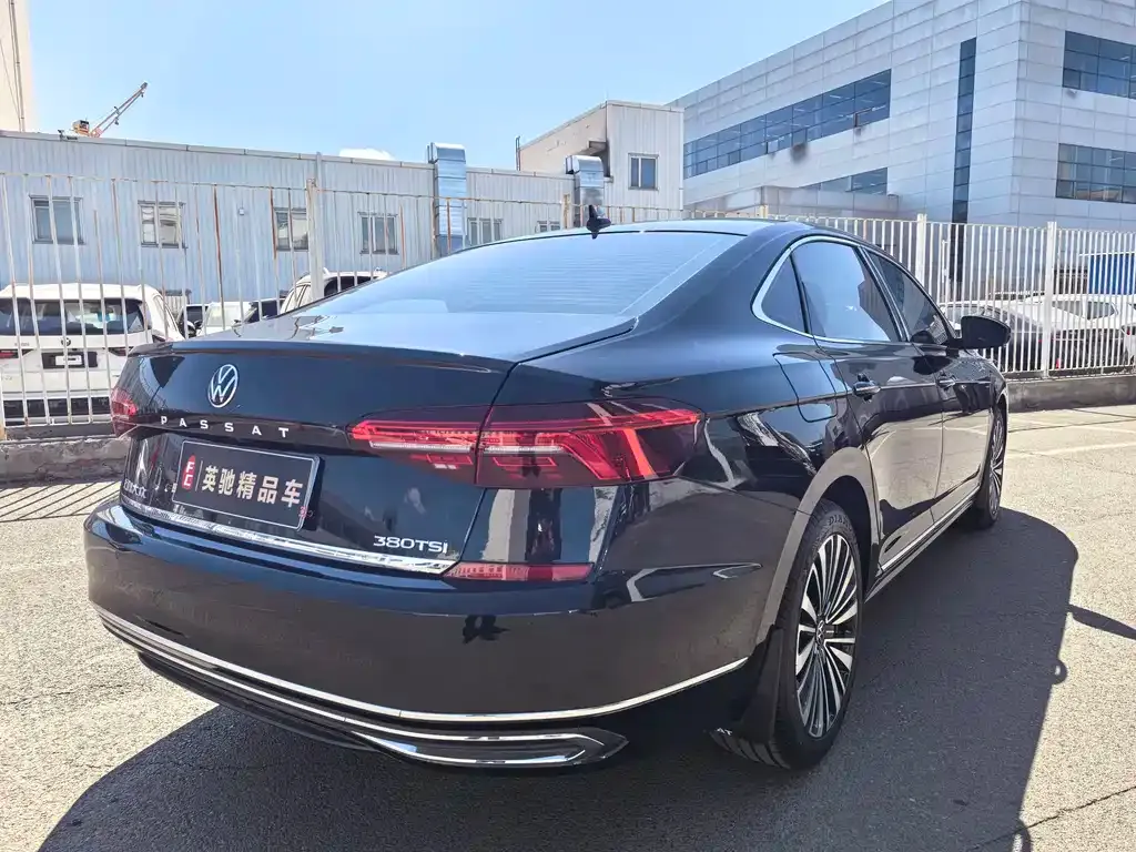 Volkswagen Passat — фото 7