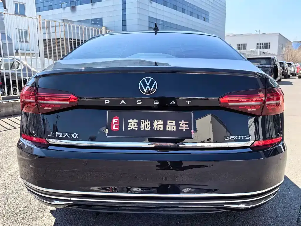 Volkswagen Passat — фото 4