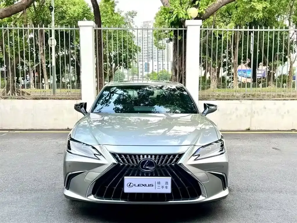 Lexus ES — фото 9