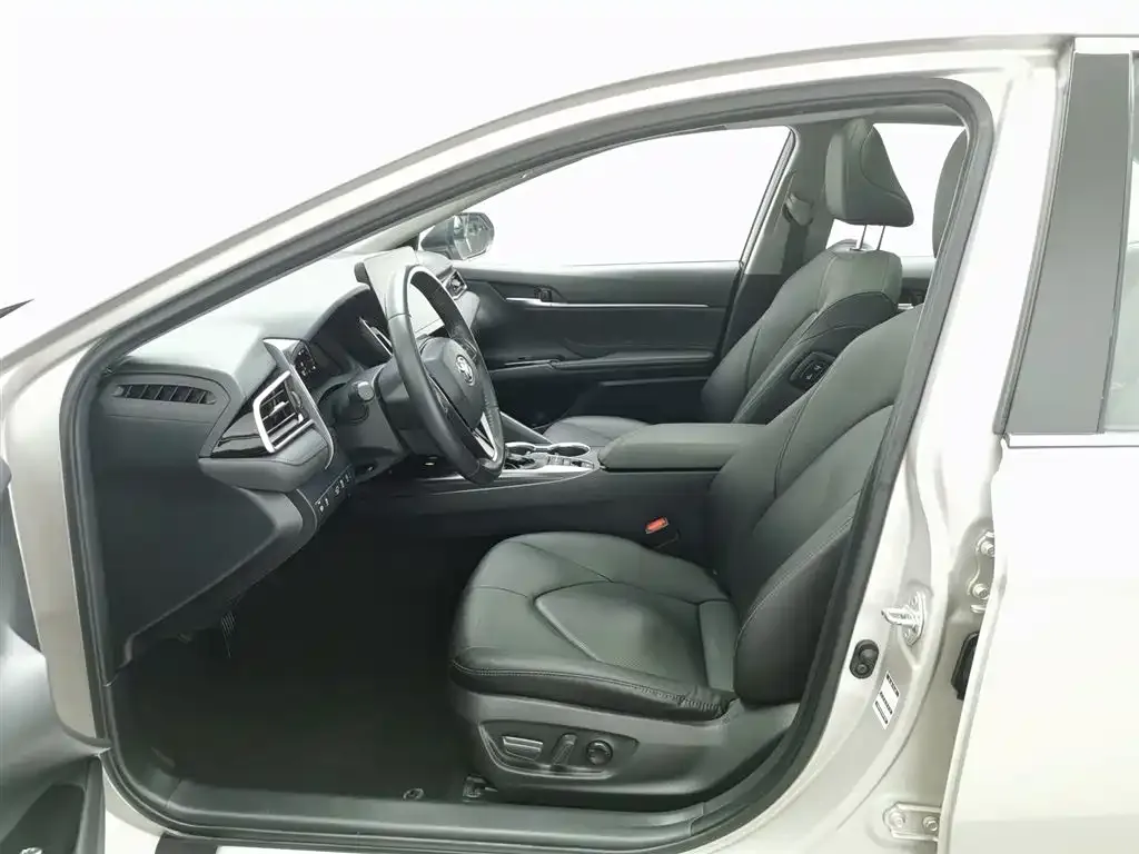 Toyota Camry 2022 из CN, фото 4