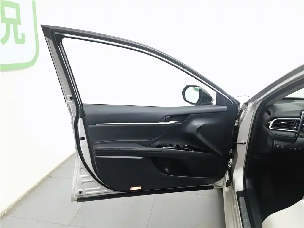 Toyota Camry 2022 из CN, фото 5