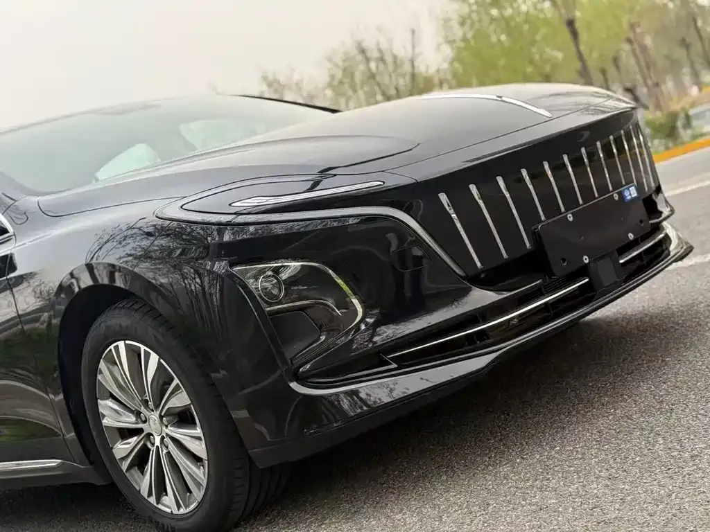 Hongqi E-QM5 2024 из CN, фото 4
