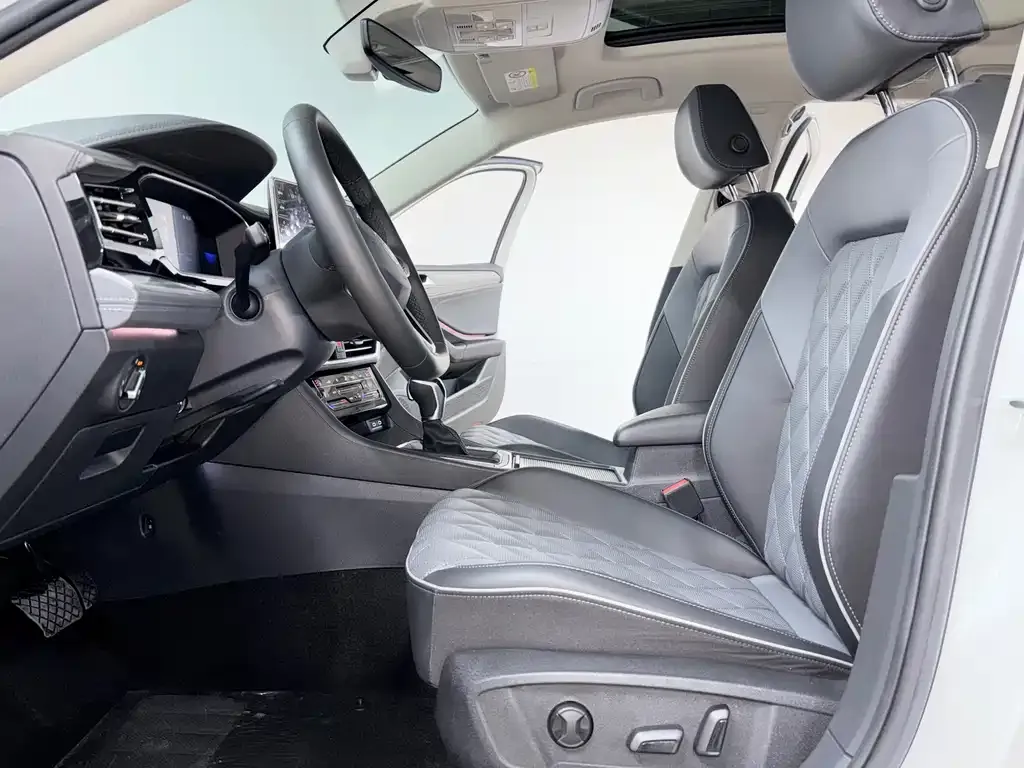 Volkswagen Sagitar 2023 из CN, фото 5