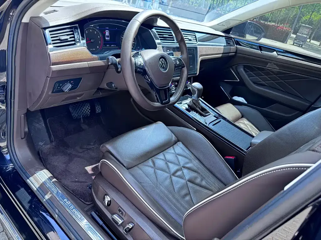 Volkswagen Phideon 2023 из CN, фото 7