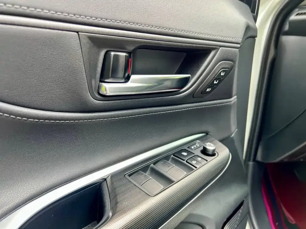 Toyota Harrier 2022 из CN, фото 2