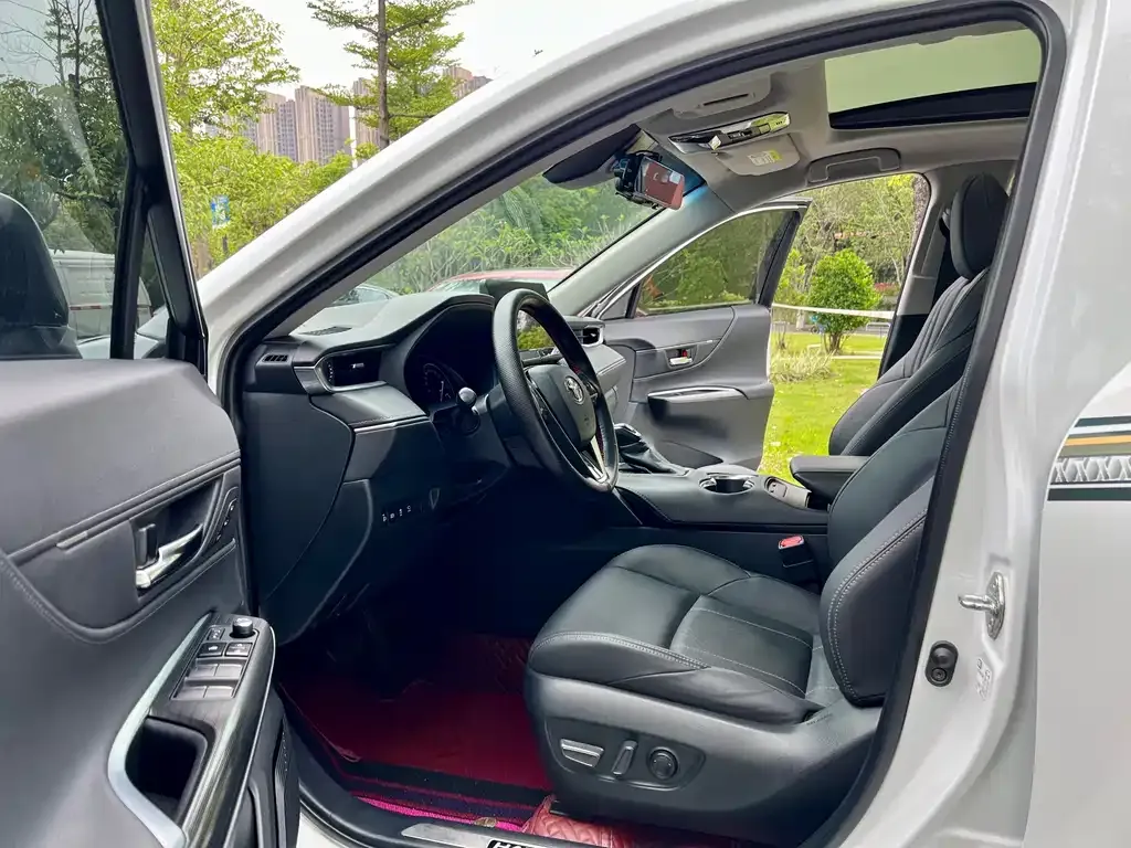Toyota Harrier 2022 из CN, фото 4