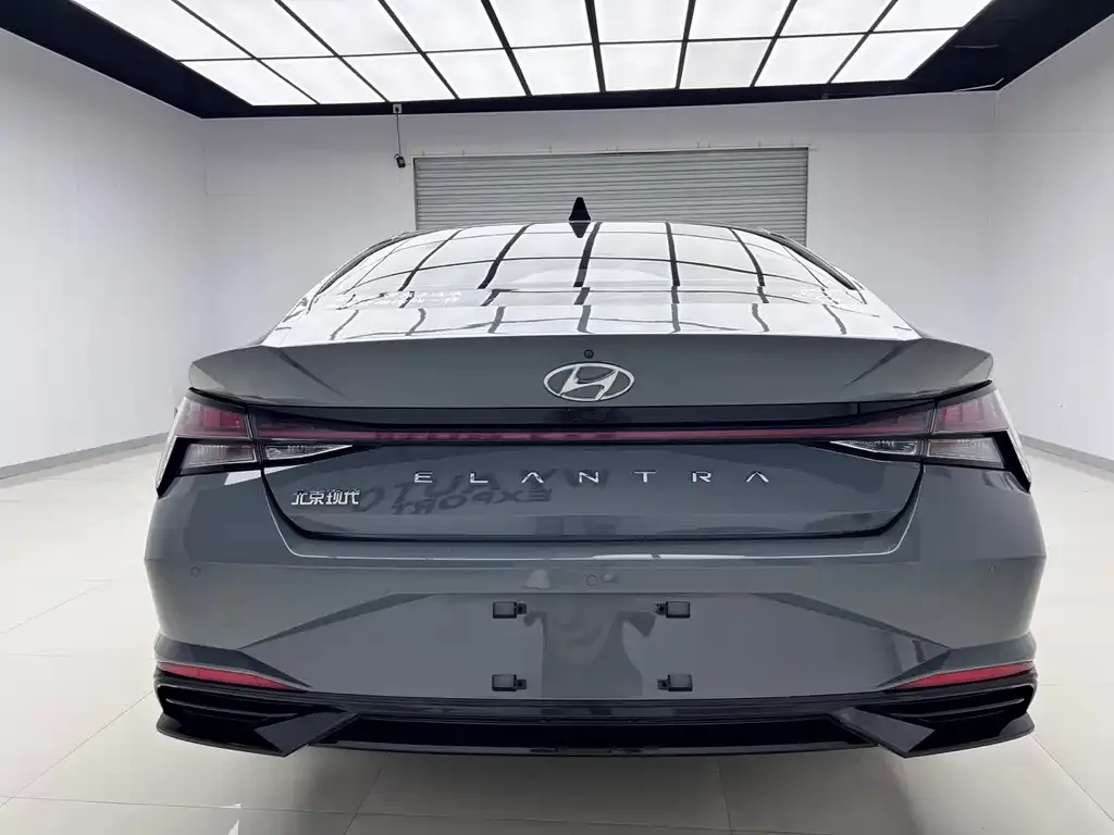 Hyundai Elantra — фото 3