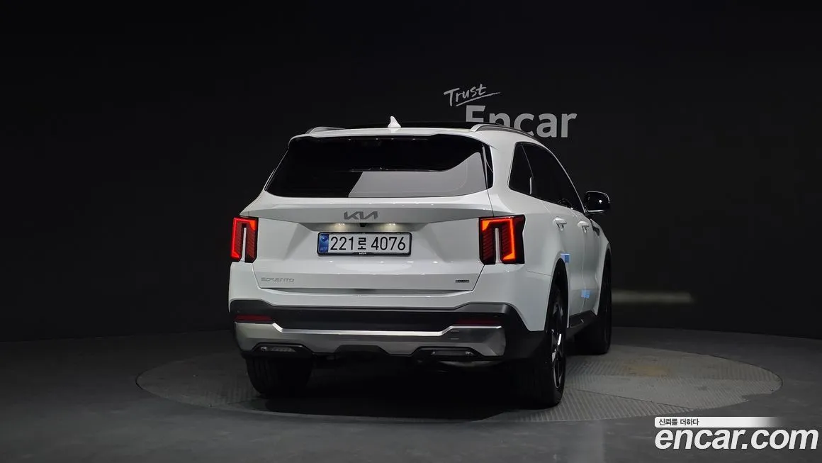 Kia Sorento — фото 10