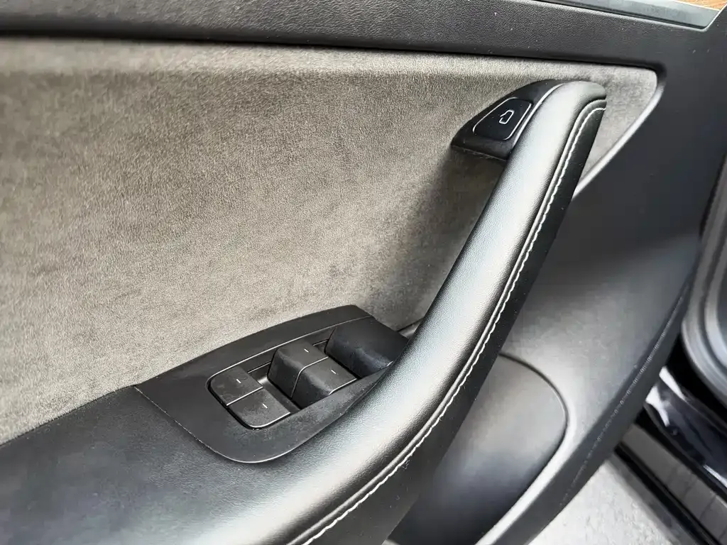 Tesla Model 3 — фото 10
