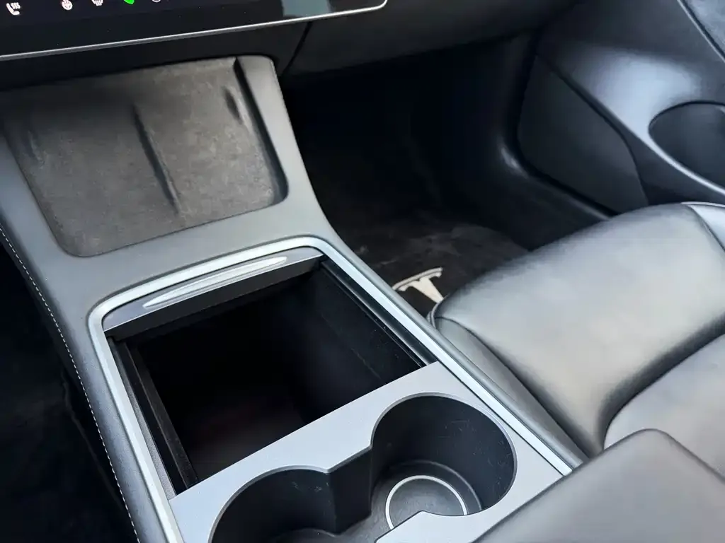 Tesla Model 3 — фото 2
