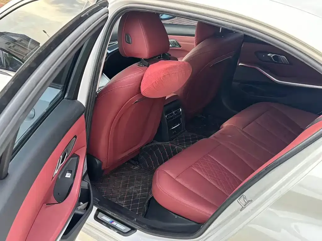 BMW 3 Series 2023 из CN, фото 2