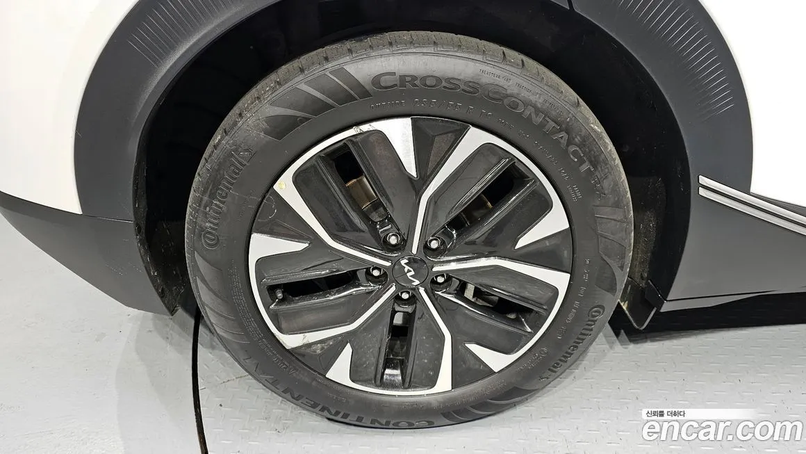 Kia EV6 2023 из KR, фото 10