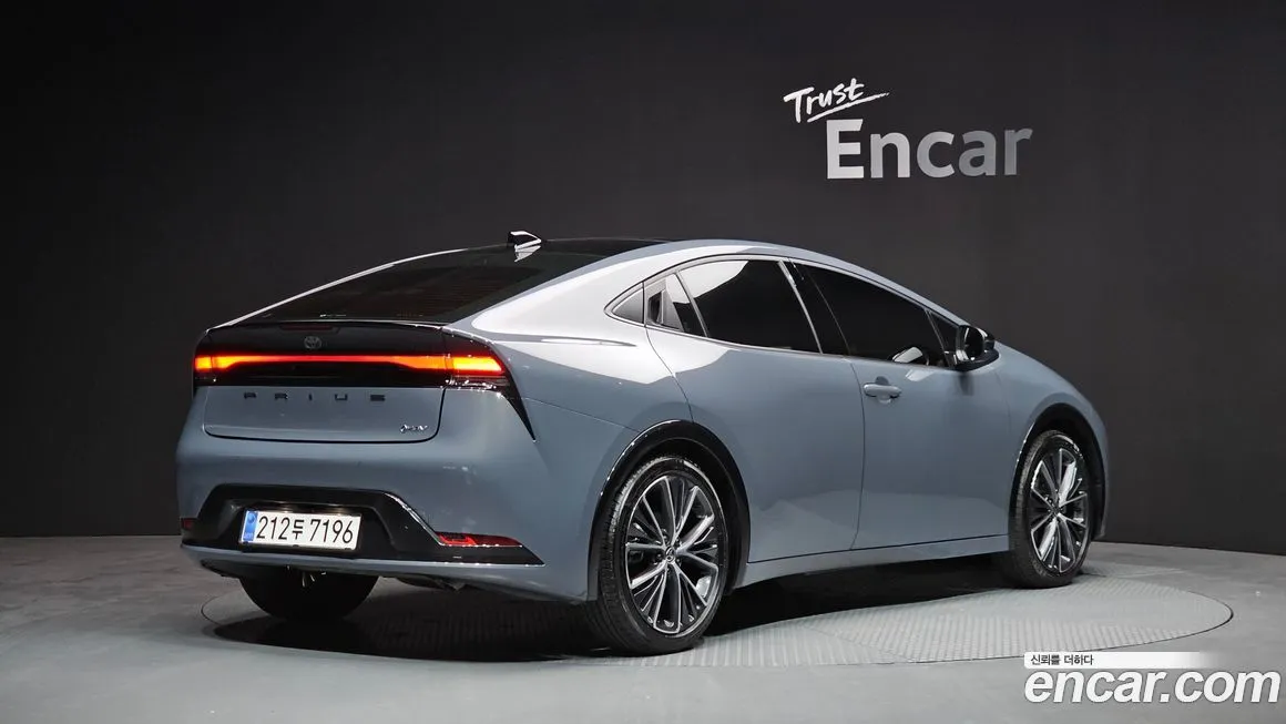Toyota Prius 2025 из KR, фото 2