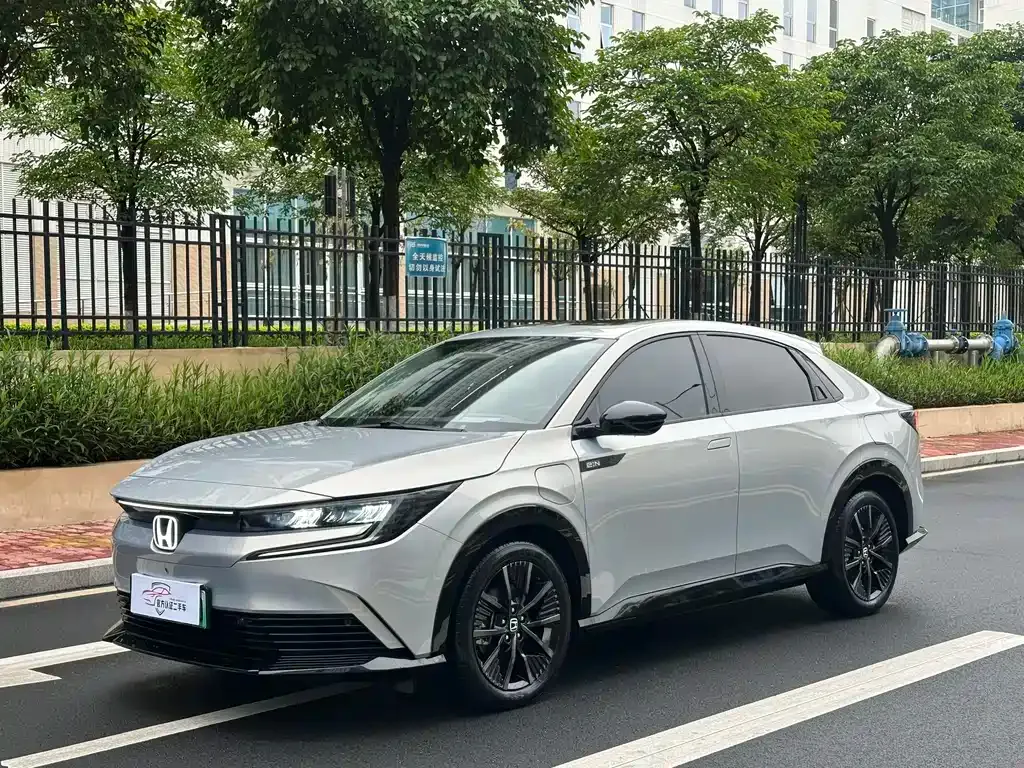 Honda e:NP2 — фото 1
