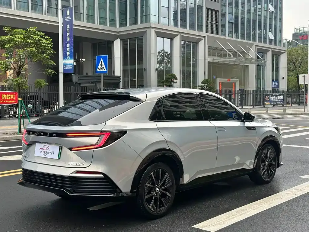 Honda e:NP2 — фото 5