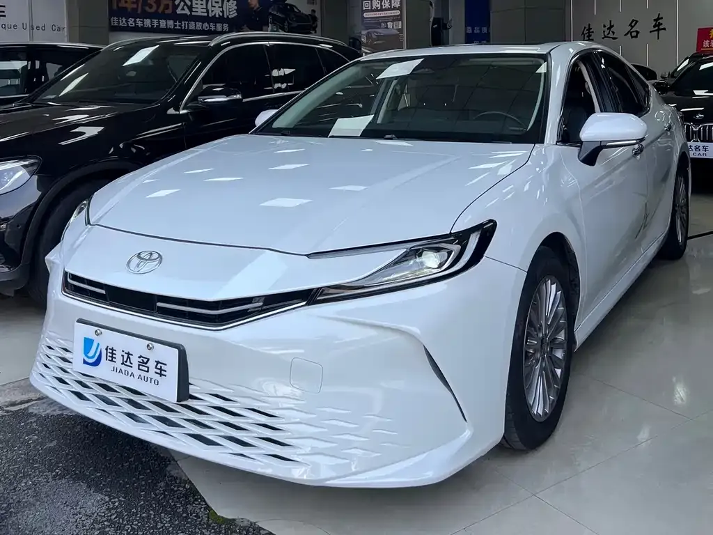 Toyota Camry 2024 из CN, фото 1