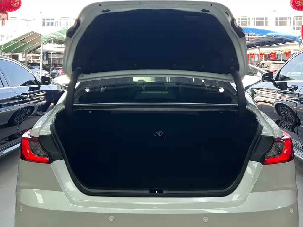 Toyota Camry 2024 из CN, фото 3