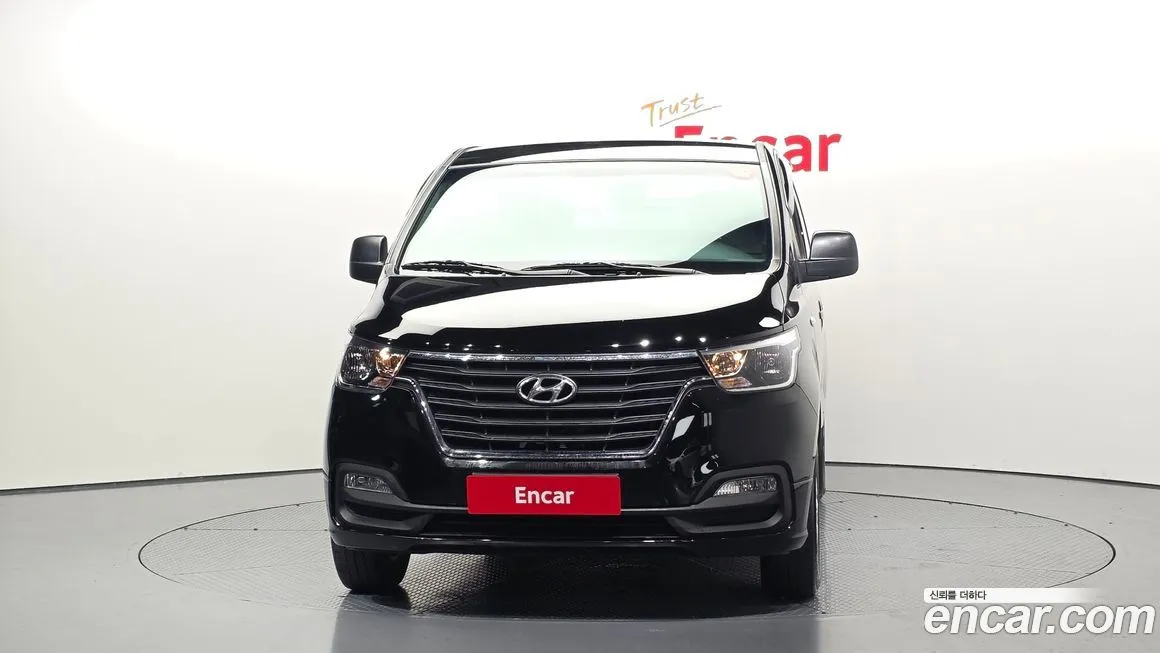 Hyundai Starex — фото 3
