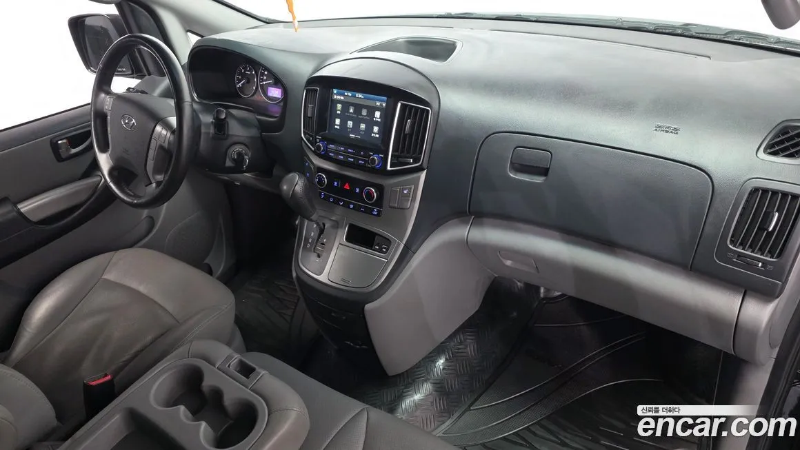 Hyundai Starex — фото 6
