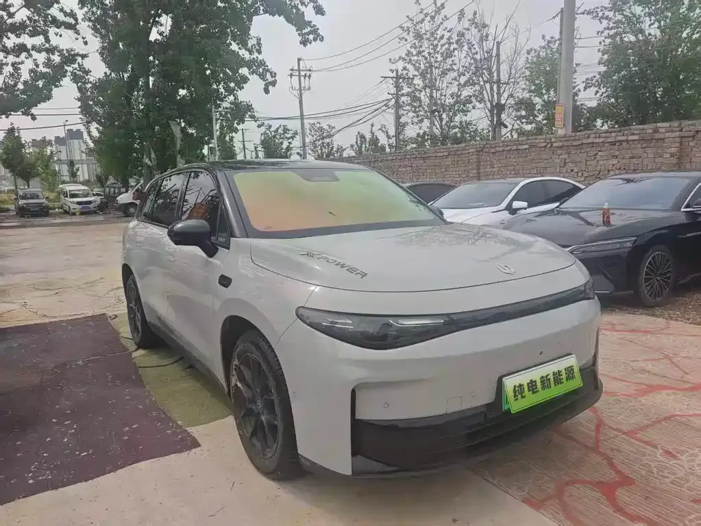 Leapmotor C10
