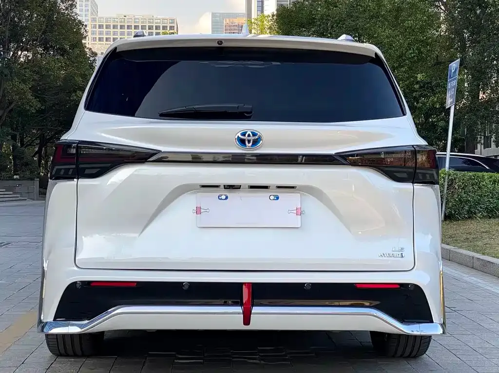 Toyota Sienna 2023 из CN, фото 5
