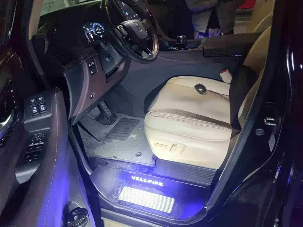 Toyota Vellfire 2024 из CN, фото 4