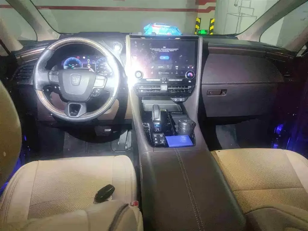 Toyota Vellfire 2024 из CN, фото 3