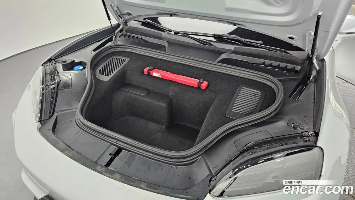 Porsche Macan 2025 из KR, фото 9