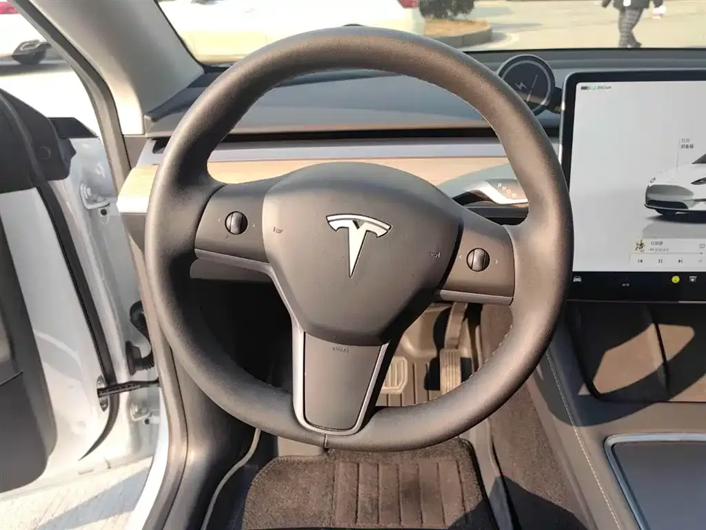 Tesla Model Y 2023 из CN, фото 3