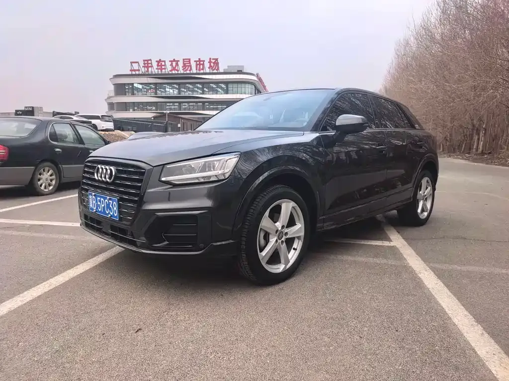 Audi Q2L