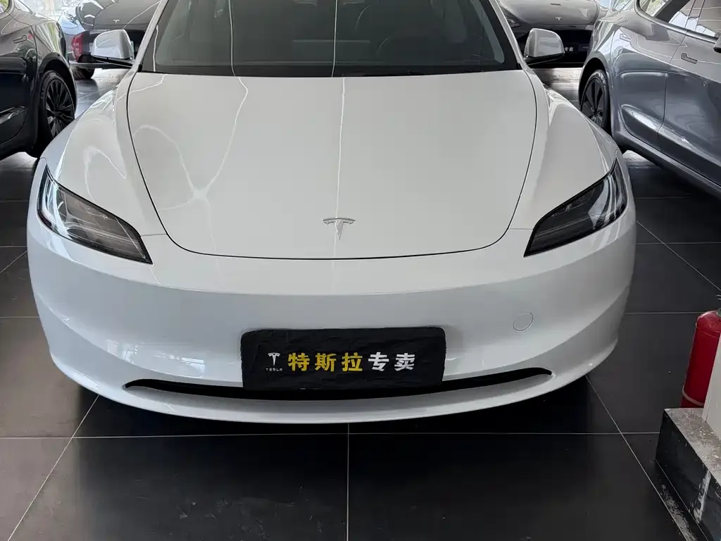 Tesla Model 3 2025 из CN, фото 9
