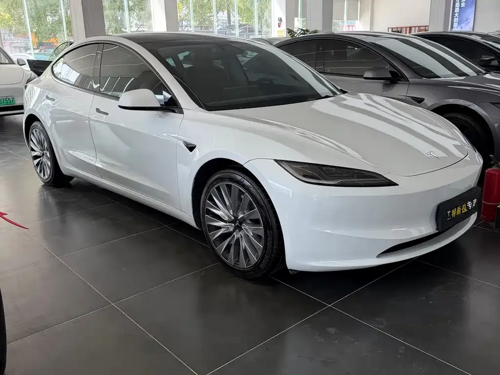 Tesla Model 3 2025 из CN, фото 8