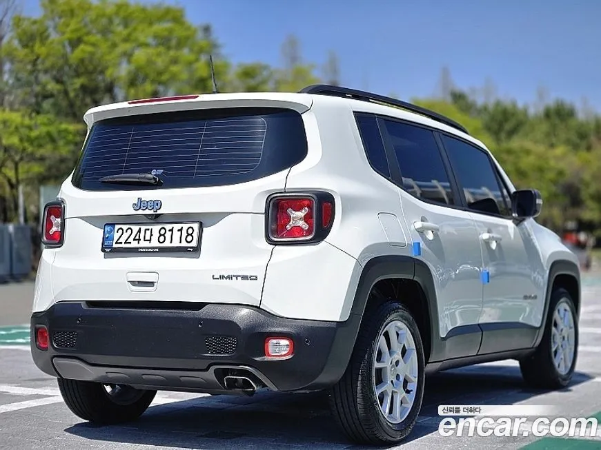 Jeep Renegade — фото 2