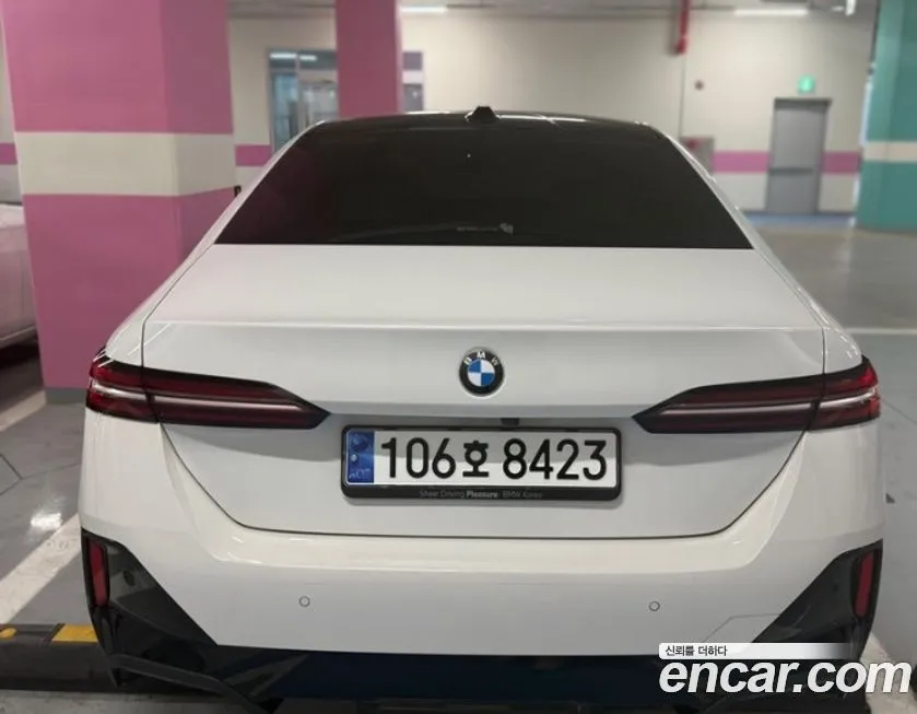 BMW 5-Series 2024 из KR, фото 2