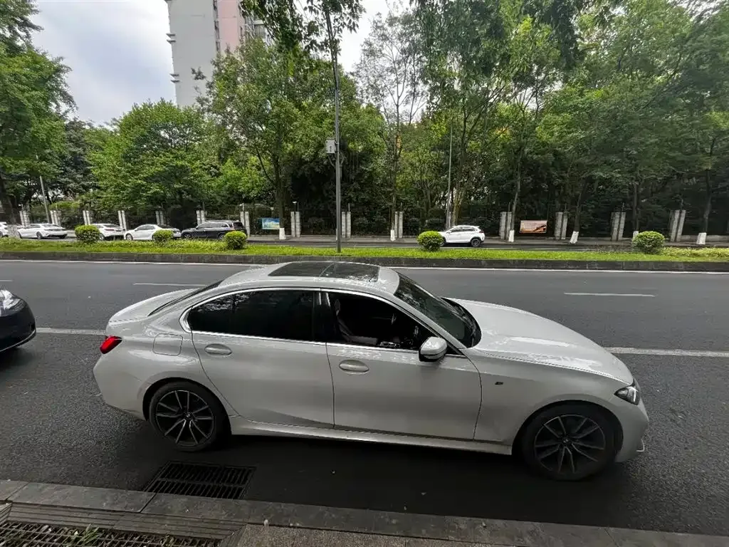 BMW 3 Series 2023 из CN, фото 9