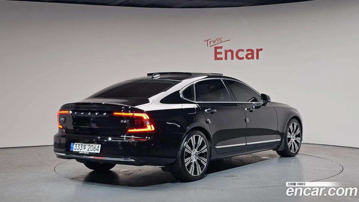 Volvo S90 2023 из KR, фото 2
