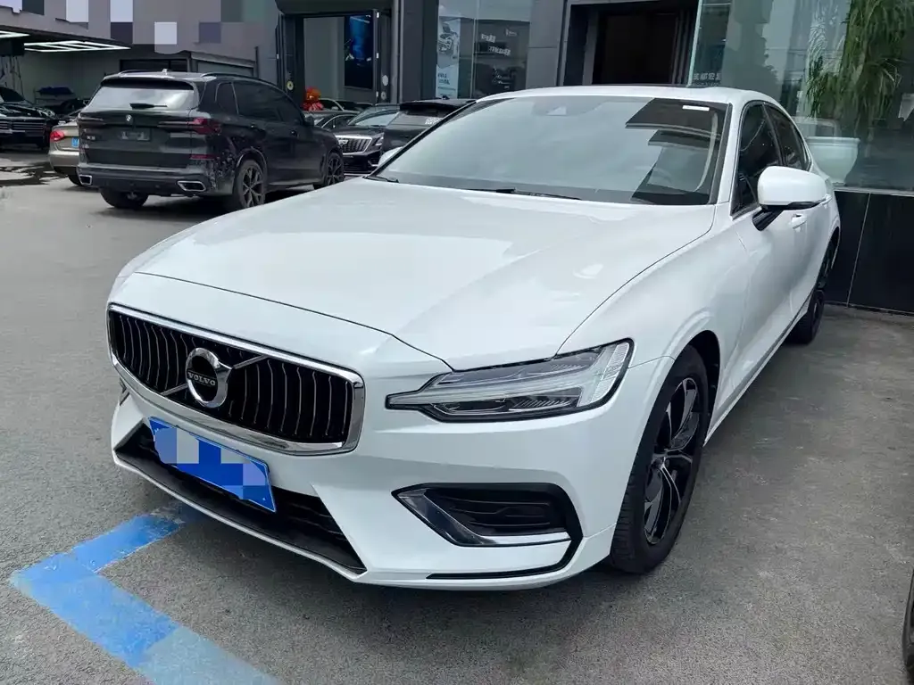 Volvo S60 2021 из CN, фото 1